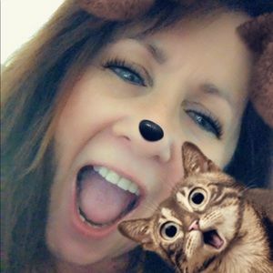 Meet your Posher, Dina